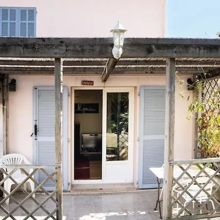 Independant Avec Piscine * פיוריאני