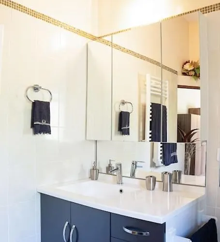 Indépendant Avec Piscine